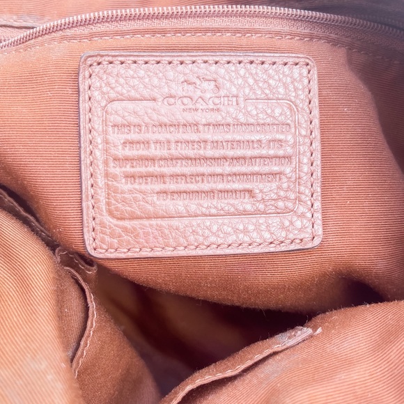 Authentic Coach handbag - Picture 4 of 8